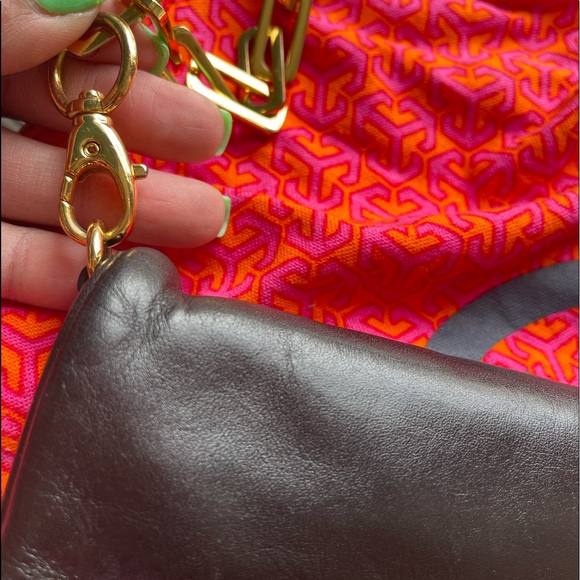 Tory Burch “Reva” Clutch Bag Black Leather Large Signature GOLD Medallion! - Picture 5 of 13